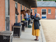 EL160923-156 - Emma Lavelle Stable Visit